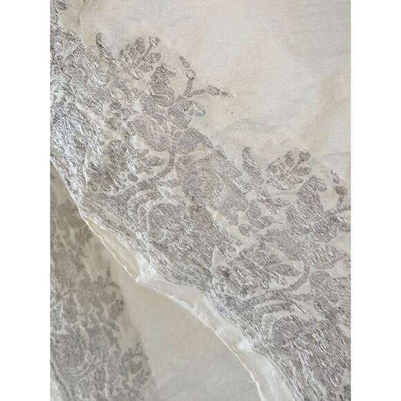 Vintage 60s 100% SILK Ivory rectangular head scarf Gold Thread HAND WOVEN - Picture 9 of 10